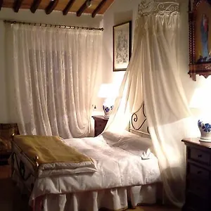 https://casa-crevole.it-tuscanyhotel.com